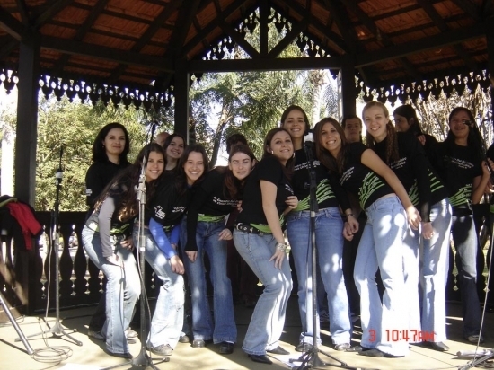 Coral Unochapecó realiza campanha para arrecadar roupas antigas