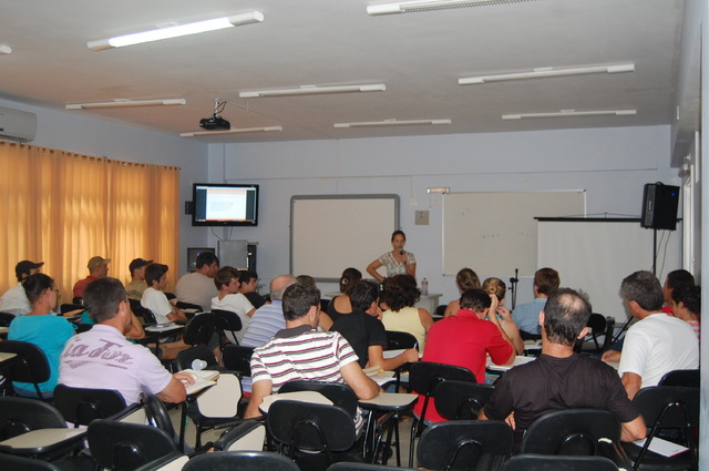 Curso capacita agricultores familiares da região