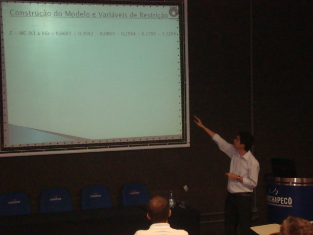 Curso de Ciências Econômicas promove palestra sobre otimização