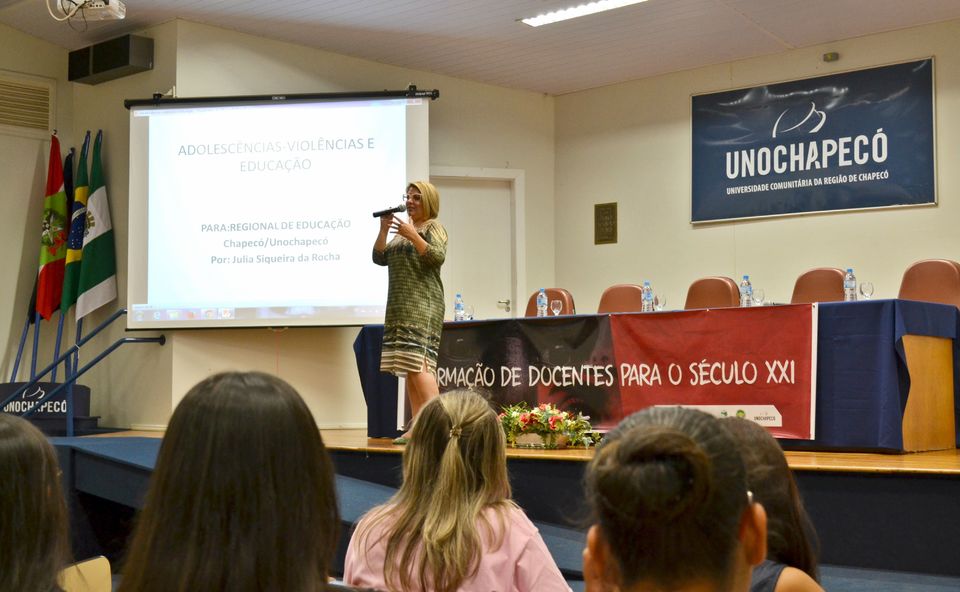 Educação em debate