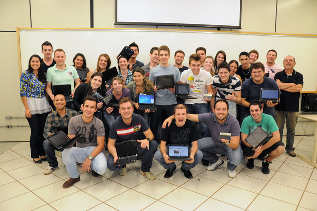 Entrega de netbooks ao primeiro período