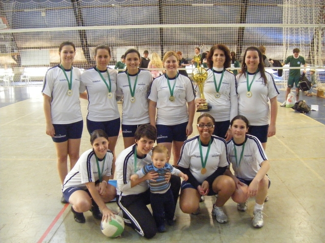 Equipe do volei feminino é tri-campeã nos JUICS