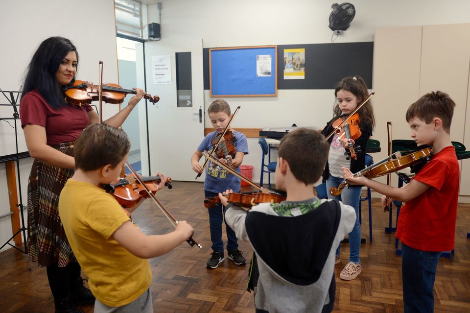 Pequenos violinistas