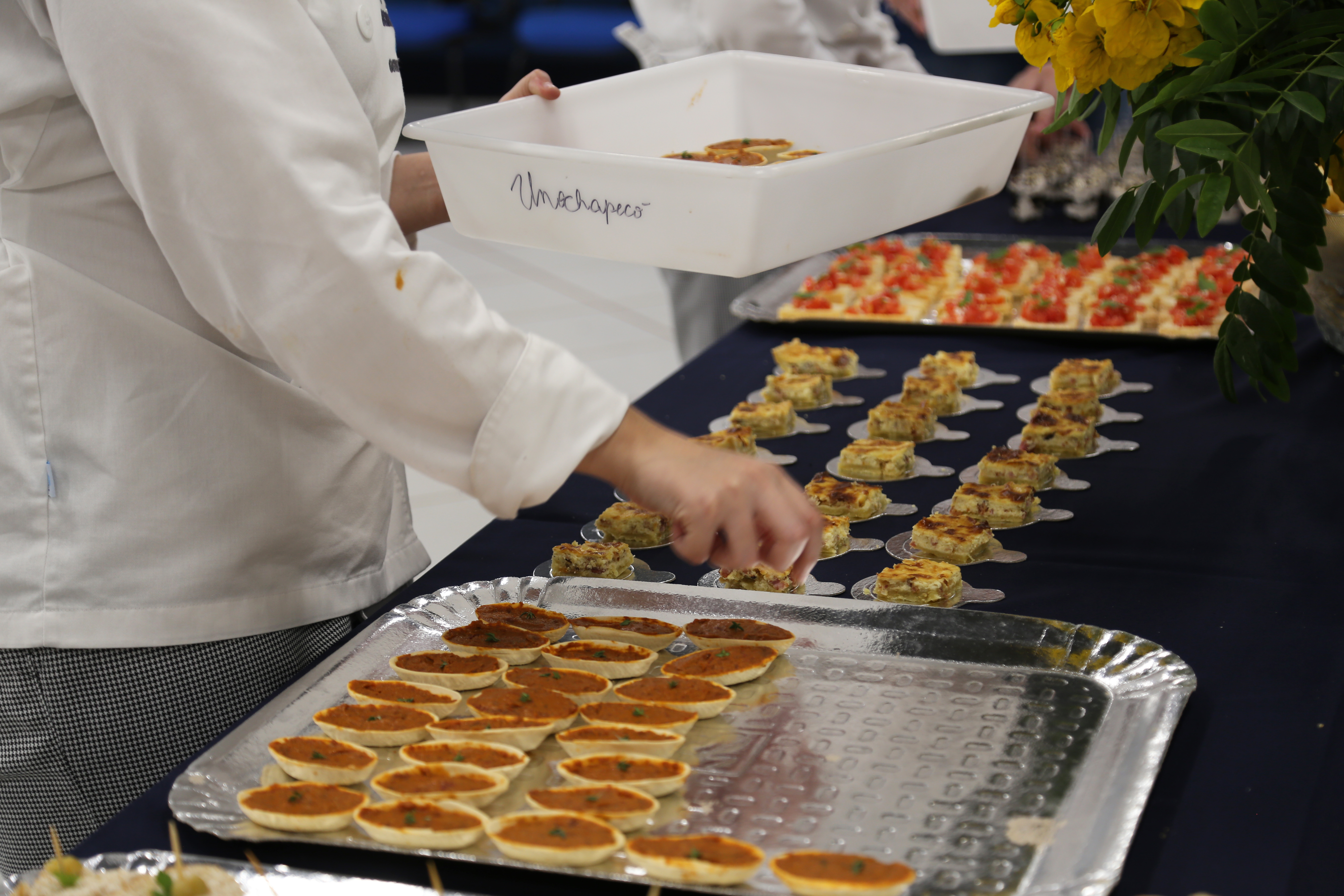 Os pratos são servidos de forma diferenciada em cada evento que acontece na Unochapecó bgbgg