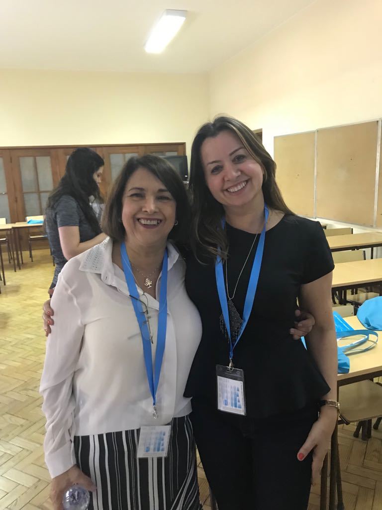 Professora Rosane com a autora, pesquisadora e coordenadora de simpósio no Simelp, Maria José Coracini vv