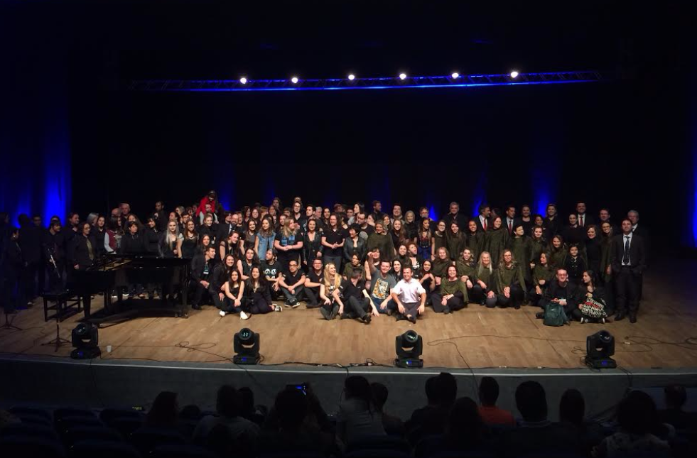Os grupos se reuniram para a fotografia final fff