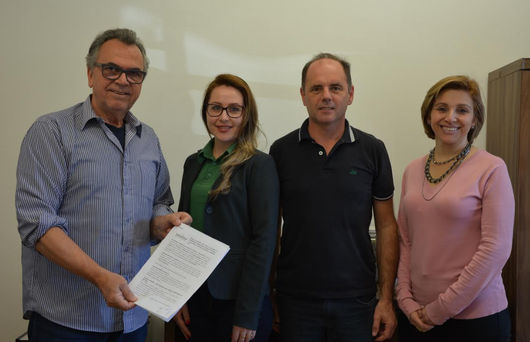 A assinatura do contrato aconteceu na sede da Empresa, no bairro Efapi, em Chapecó A assinatura do contrato aconteceu na sede da Empresa, no bairro Efapi, em Chapecó